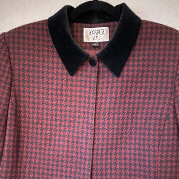 Vintage Kasper Maroon & Black Wool Houndstooth Jacket with Velvet Collar - Picture 2 of 6
